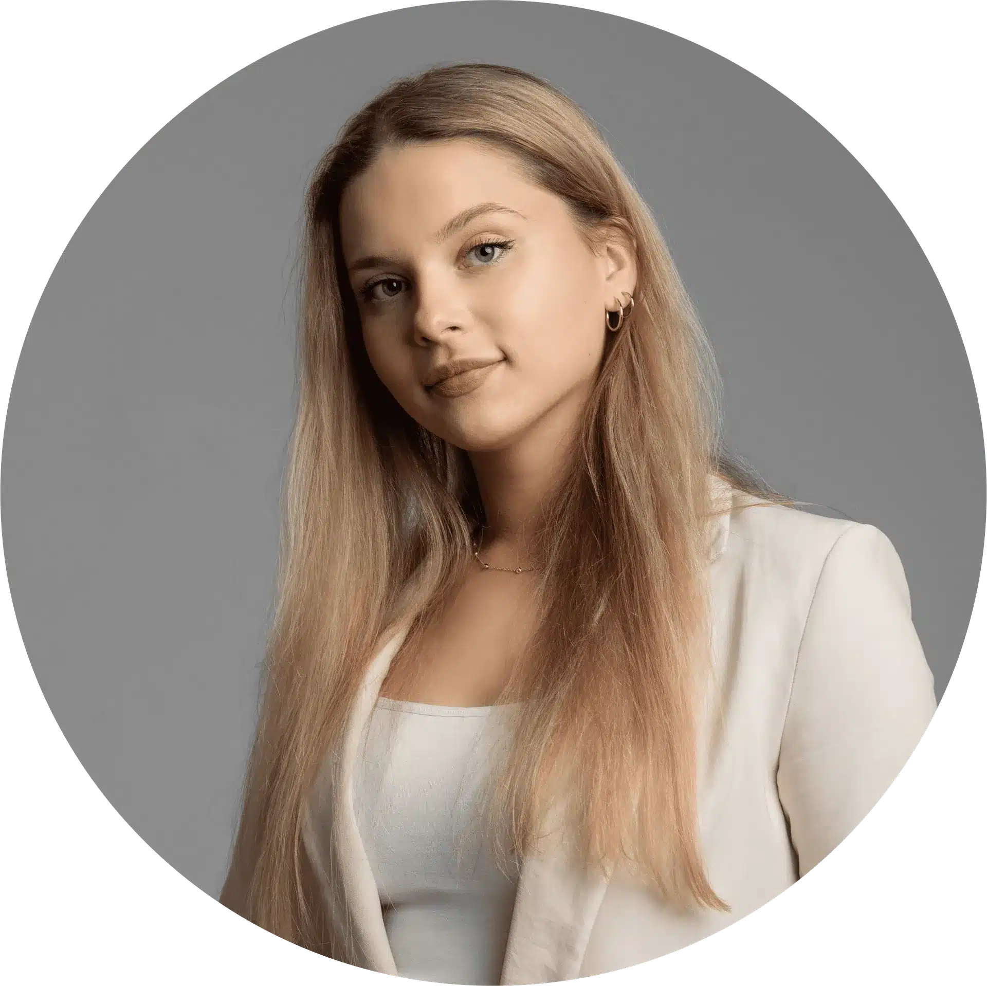 Julia Hibner - Recepcjonistka / Specjalista ds. social mediów